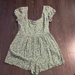 American Eagle Outfitters Green Floral Romper